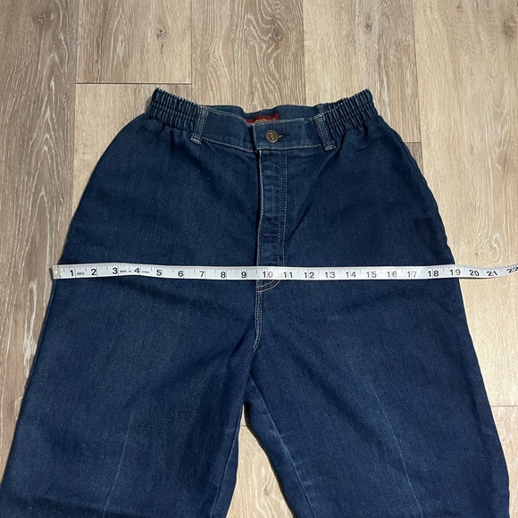 SOLD Levi’s Vintage Elastic High Waist Jeans Size 26 - Picture 10 of 11